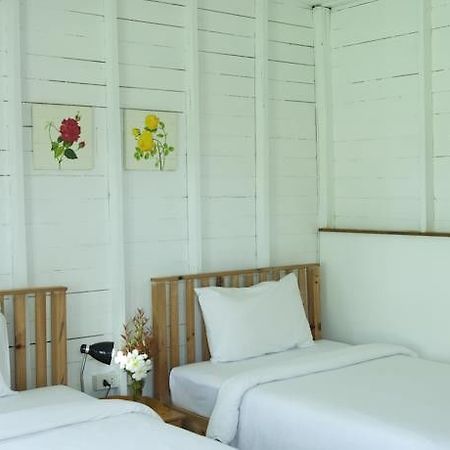 Sunshine Inn Resort Khao Lak Exterior photo